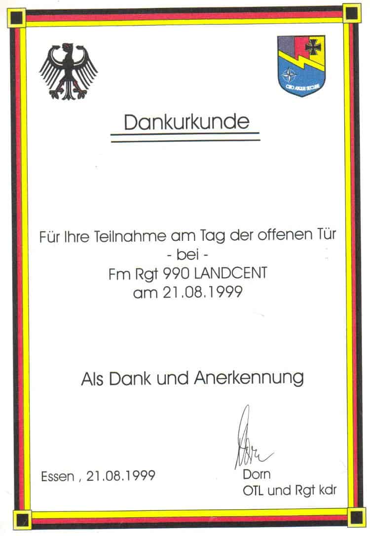 Dankurkunde vom 21.08.1999 für die Teilnahme am Tag der offenen Tür beim Fernmelde-Regiment 990 LANDCENT in Essen – ausgestellt als Zeichen der Anerkennung, mit Bundesadler und Verbandswappen.